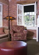 The Common Man Inn & Restaurant