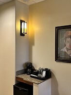 The Common Man Inn & Restaurant