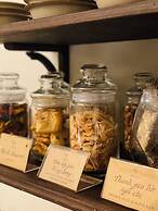 Amanaki Saigon Boutique Hotel