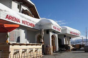 Arena Lodge