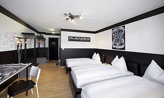 Arena Lodge