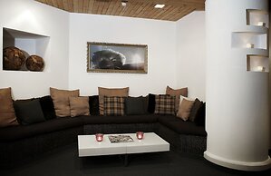Arena Lodge