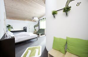 Arena Lodge
