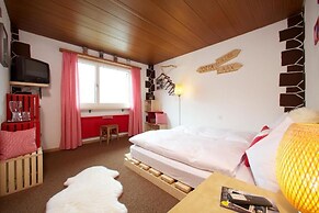 Arena Lodge