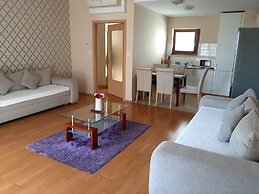 Trendy Deluxe Apartments