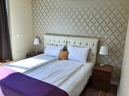 Trendy Deluxe Apartments