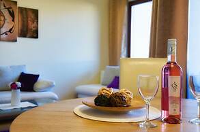 Trendy Deluxe Apartments