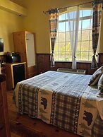 Sequoia Riverfront Cabins