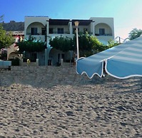 Haraki Mare Studios & Apartments