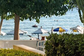 Haraki Mare Studios & Apartments