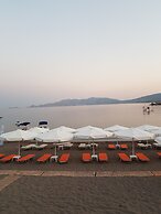 Haraki Mare Studios & Apartments