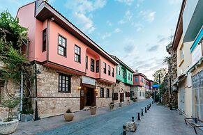 Kaucuk Hotel