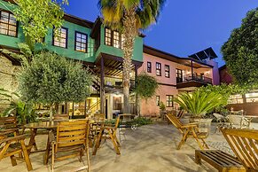 Kaucuk Hotel