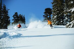 Tamarack Lodge and Resort
