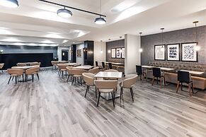 Holiday Inn Hotel & Suites Tulsa South by IHG
