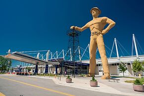 Holiday Inn Hotel & Suites Tulsa South by IHG