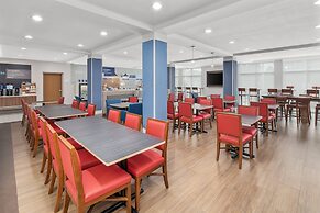 Holiday Inn Express & Suites Palm Bay by IHG