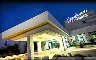 Hotel Les Pyramides