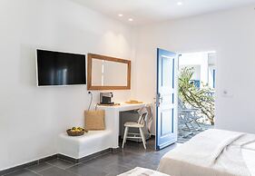 Acrogiali Beachfront Hotel