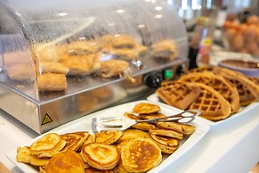 Acrogiali Beachfront Hotel