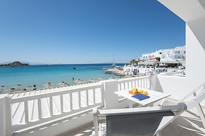 Acrogiali Beachfront Hotel