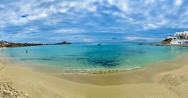 Acrogiali Beachfront Hotel