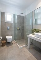 Acrogiali Beachfront Hotel