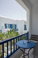 Acrogiali Beachfront Hotel