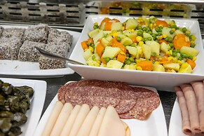 Acrogiali Beachfront Hotel