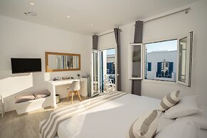 Acrogiali Beachfront Hotel