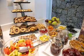 Acrogiali Beachfront Hotel