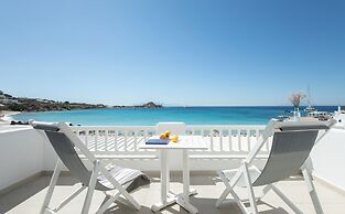 Acrogiali Beachfront Hotel