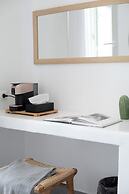 Acrogiali Beachfront Hotel