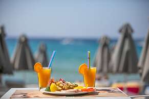 Acrogiali Beachfront Hotel