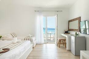 Acrogiali Beachfront Hotel