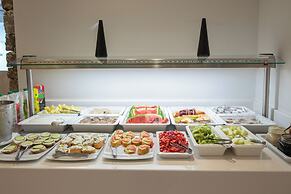 Acrogiali Beachfront Hotel