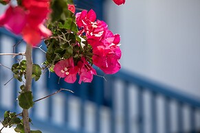 Acrogiali Beachfront Hotel