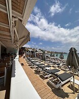 Acrogiali Beachfront Hotel