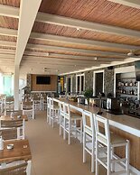 Acrogiali Beachfront Hotel