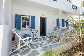 Acrogiali Beachfront Hotel