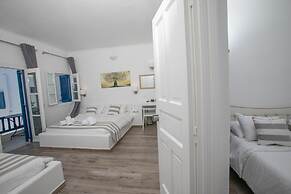 Acrogiali Beachfront Hotel