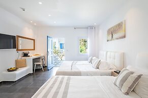 Acrogiali Beachfront Hotel