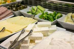 Acrogiali Beachfront Hotel