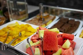 Acrogiali Beachfront Hotel