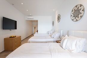 Acrogiali Beachfront Hotel