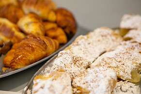 Acrogiali Beachfront Hotel