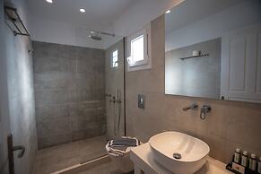 Acrogiali Beachfront Hotel