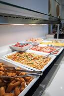 Acrogiali Beachfront Hotel