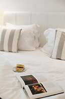 Acrogiali Beachfront Hotel