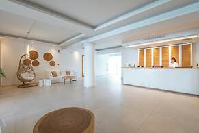 Acrogiali Beachfront Hotel